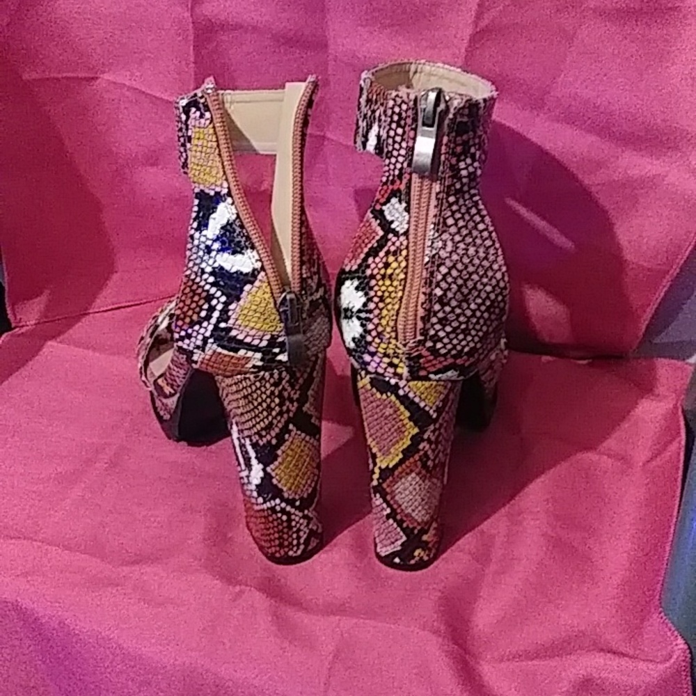 High heels - Picture 2 of 4